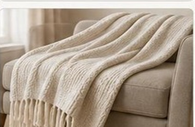 Throws & Blankets